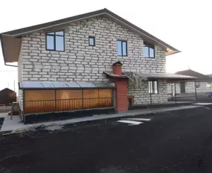 Газобетонная стена перед облицовкой камнем